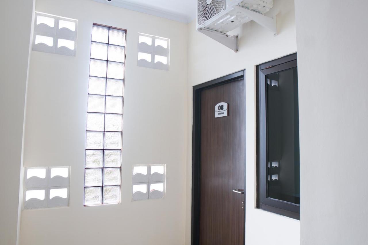 Kost Eksklusif Teduh Hostel Salakan Exterior photo
