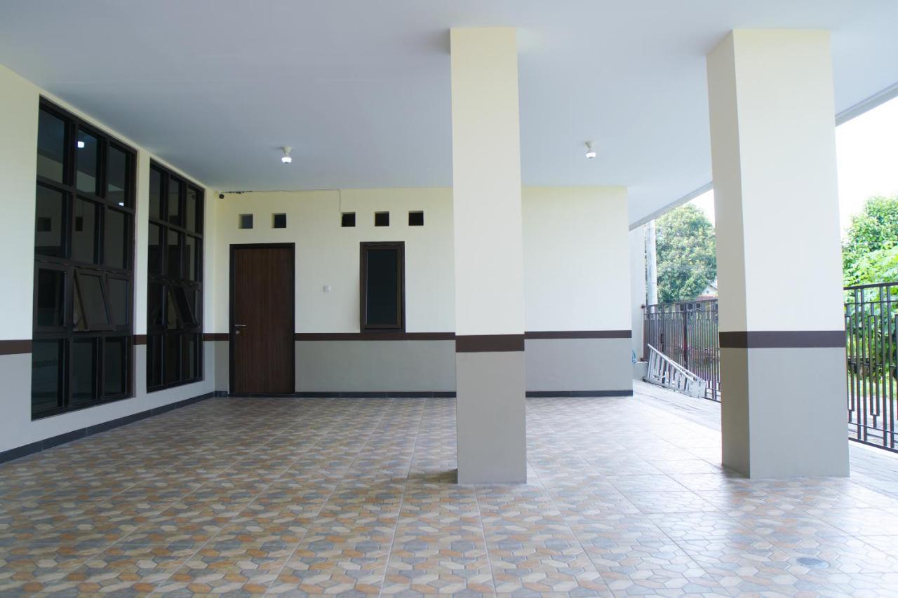Kost Eksklusif Teduh Hostel Salakan Exterior photo